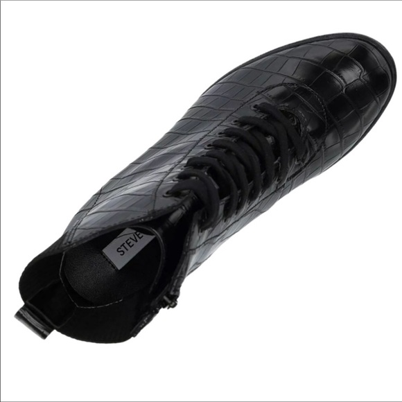 STEVE MADDEN Black Treaded Sole Latch Crocodile Combat Boots - Picture 4 of 7